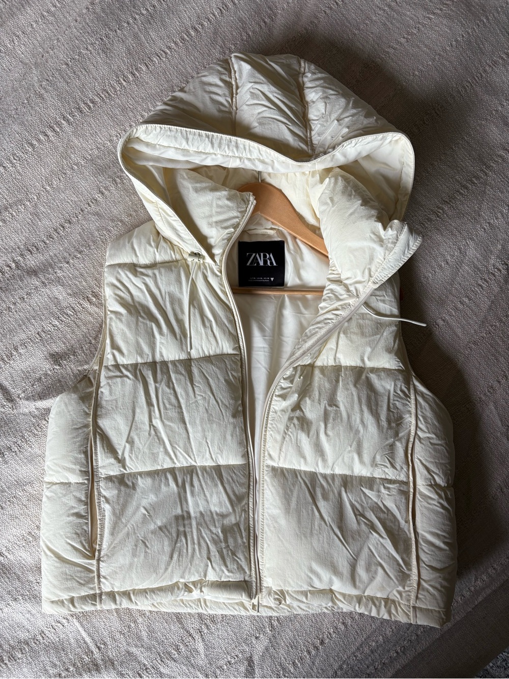 Zara Off-White Quilted Hooded Puffer Vest
